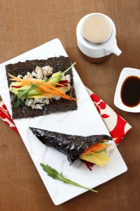 Rouleau de temaki sushi végétarien