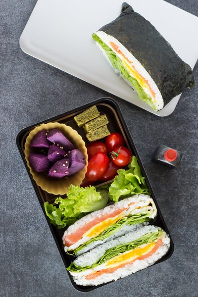 bento onigiri sandwich onigirazu pour Joli bento