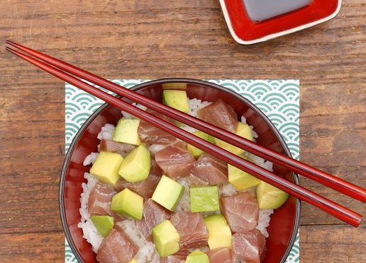 Chirashi sushi thon et avocat